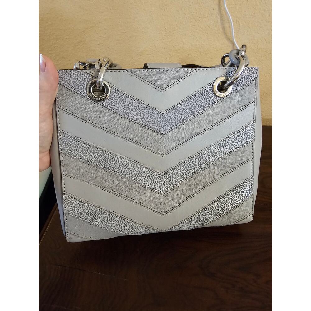 Michael Kors grey Chevron purse - Picture 2 of 4